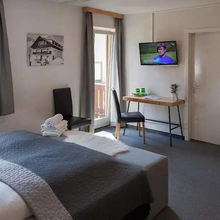 Thelounge מלון 3*